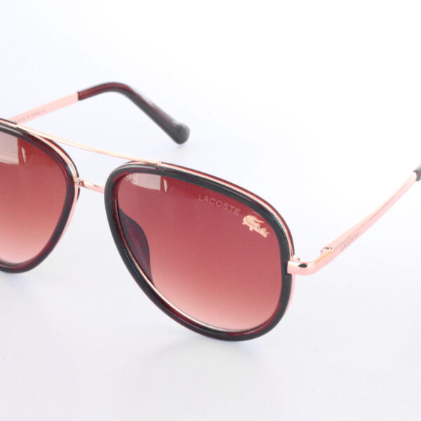 نظارة لاكوست بيضاوي 142